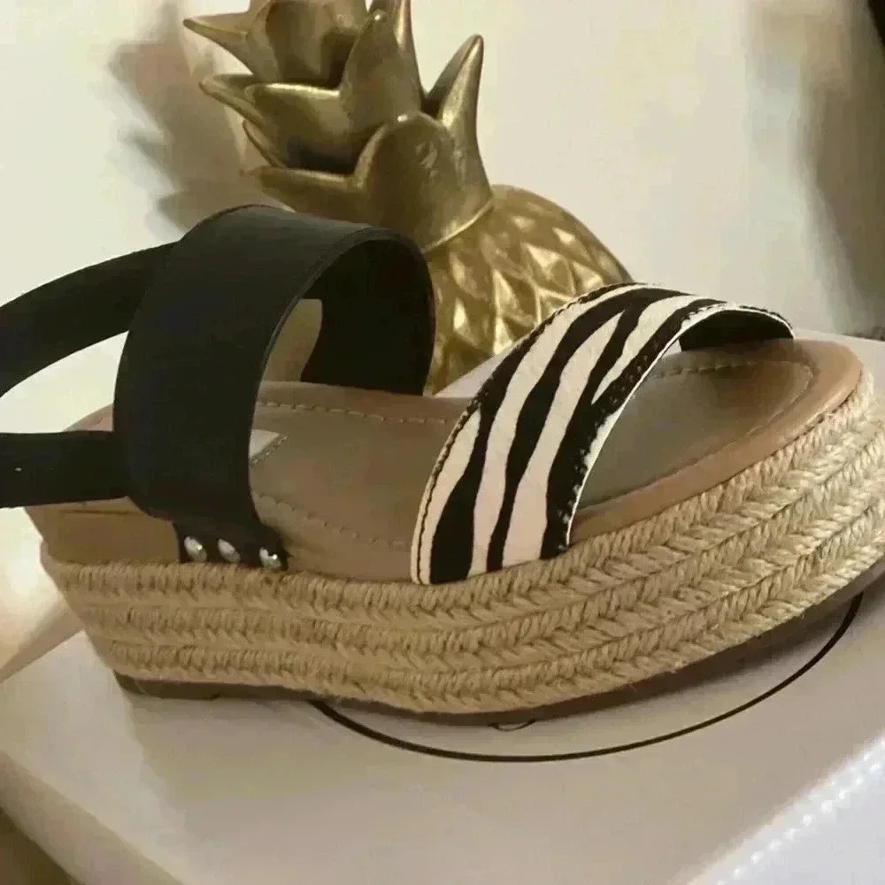 STEVE MADDEN FIFER ZEBRA ESPADRILLE NIB SZ 7.5M